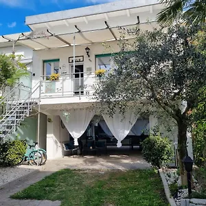 https://molo-residenza-con-accesso-diretto-al-lago.hotelinveneto.com